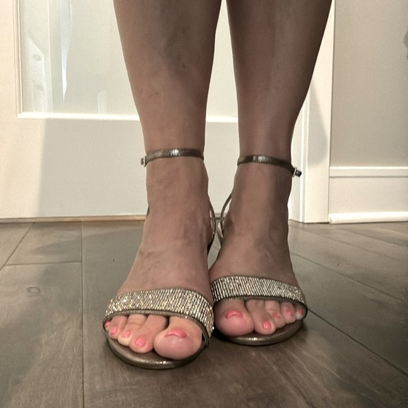 Nina New York Rhinestone Wedge Sandals Bronzette Gold Size 8.5 - Picture 5 of 10